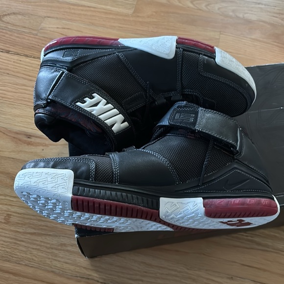Nike Lebron Zoom 2 Black Crimson size 11.5 - Picture 5 of 8